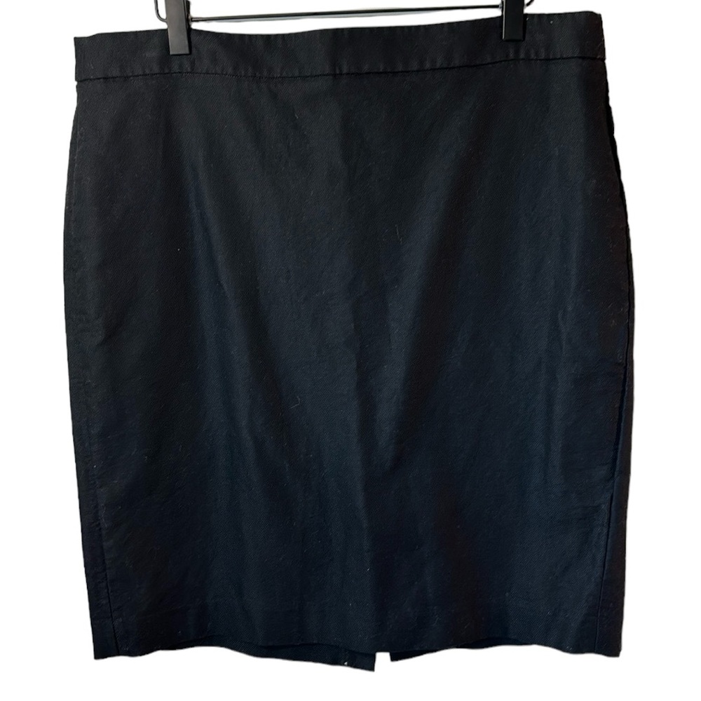 J. Crew black pencil skirt 💯 cotton size 14. Closet Staple Career Classic